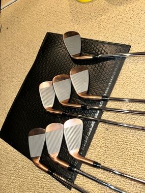 Taylormade Copper P790 set. 4 iron to pitching wedge